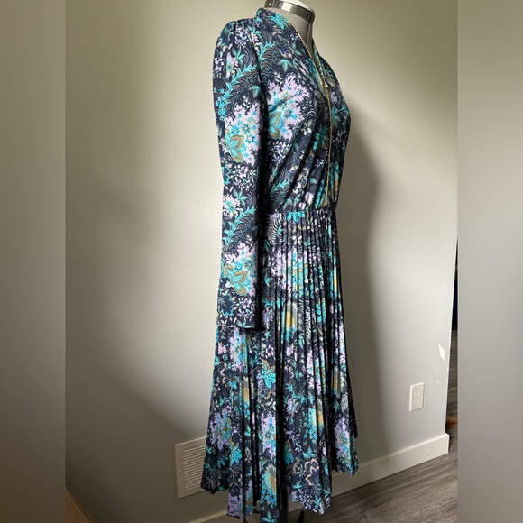 1970’s Blue/Purple floral print dress - Picture 2 of 8